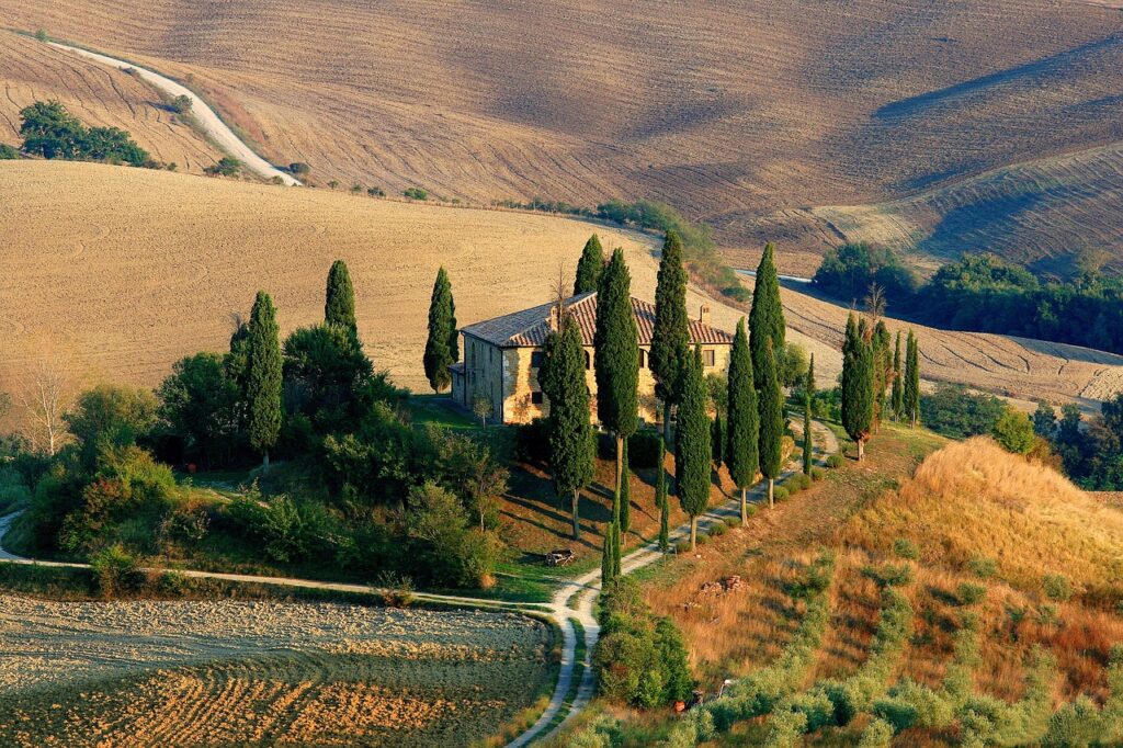 Luxury Wedding Tuscany & Versilia showcases Italy's most breathtaking landscapes, where rolling Tuscan hills meet pristine Mediterranean coastlines for an unparalleled elegant celebration